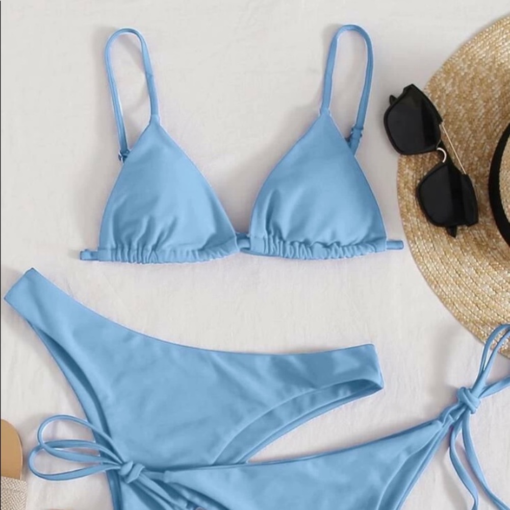 Baby Blue Bikini (Both Bottoms Included)